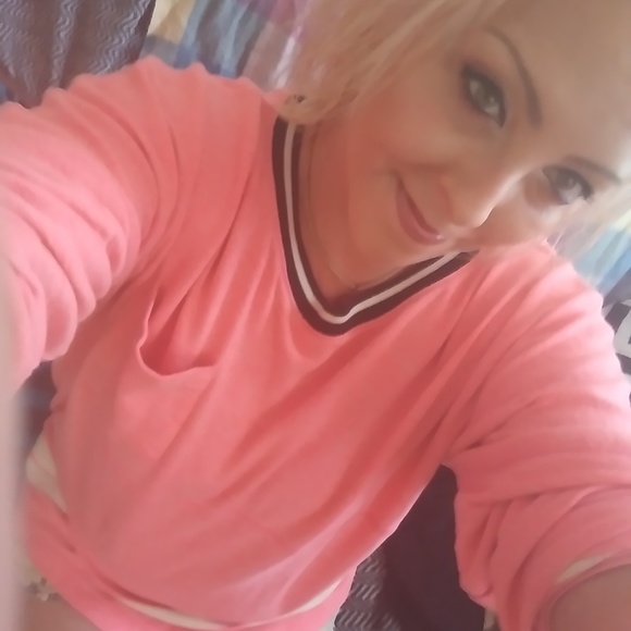 Meet your Posher, Christina - Picture 3 of 4